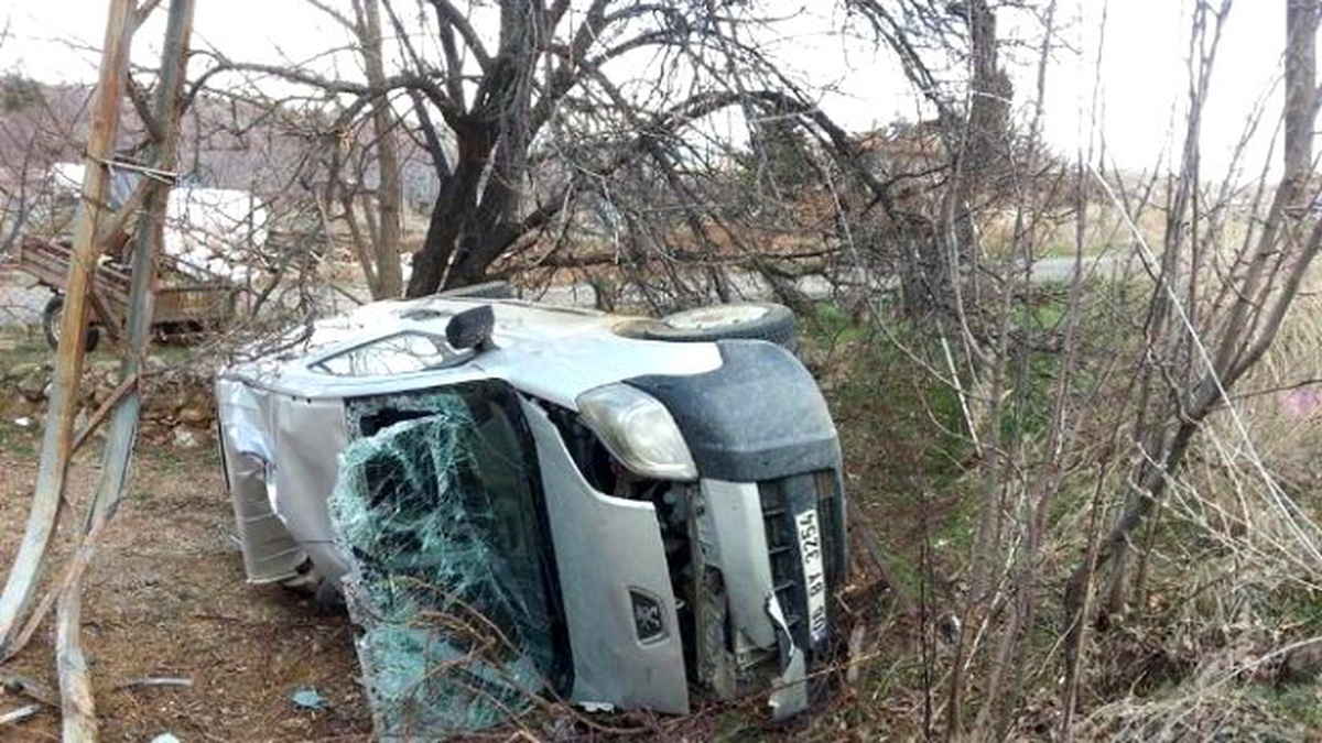 Hüyük\'te İki Ayrı Trafik Kazası: 6 Yaralı