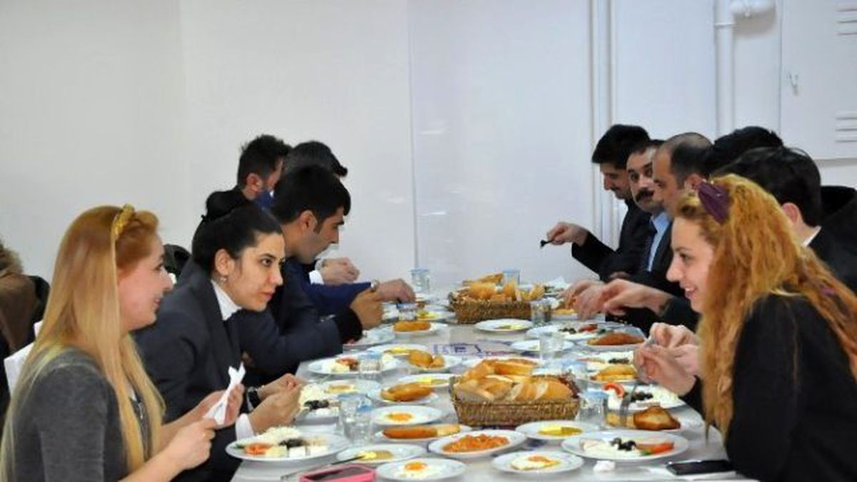 Kars Valisi Günay Özdemir Aday Öğretmenler Bir Araya Geldi
