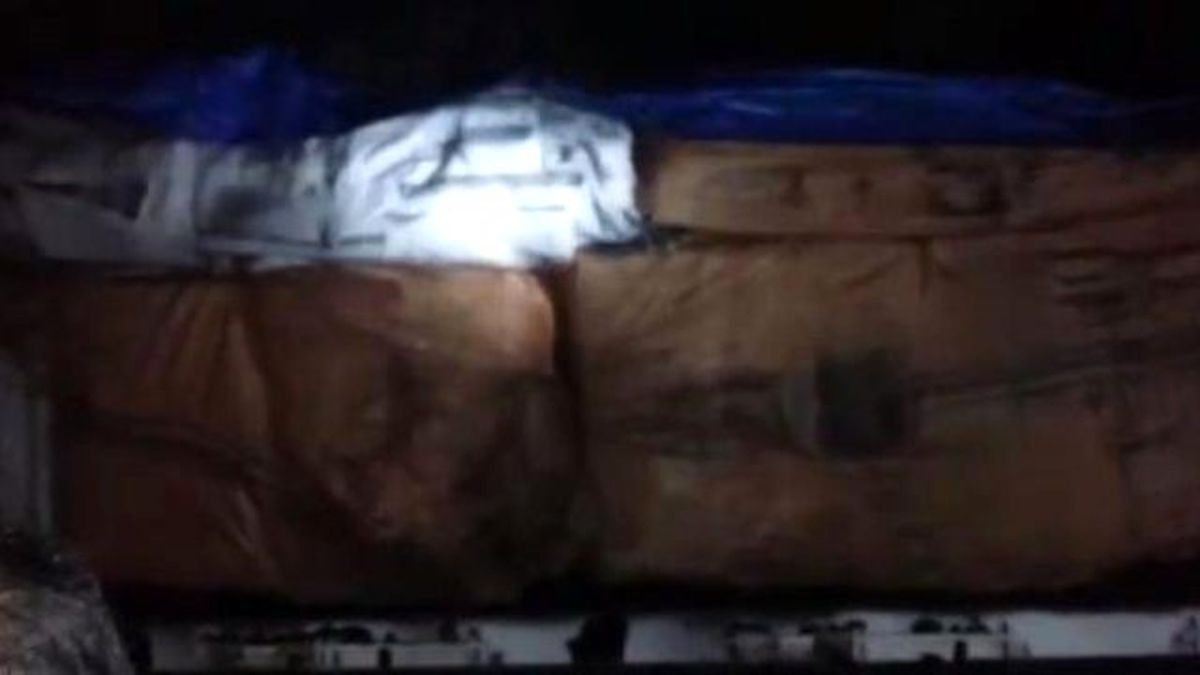 Kömür Yüklü Tır\'da 65 Bin Paket Kaçak Sigara
