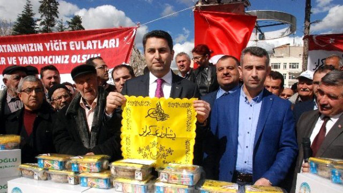 Osmanlıca "Yaşasın Polis, Asker" Yazılı Mendiller Doğuya Gönderildi