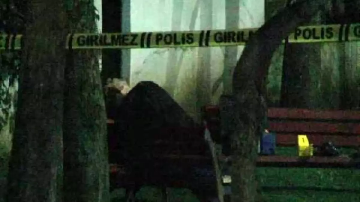 Polis Merkezinin Karşısındaki Parkta Silahla İntihar Etti