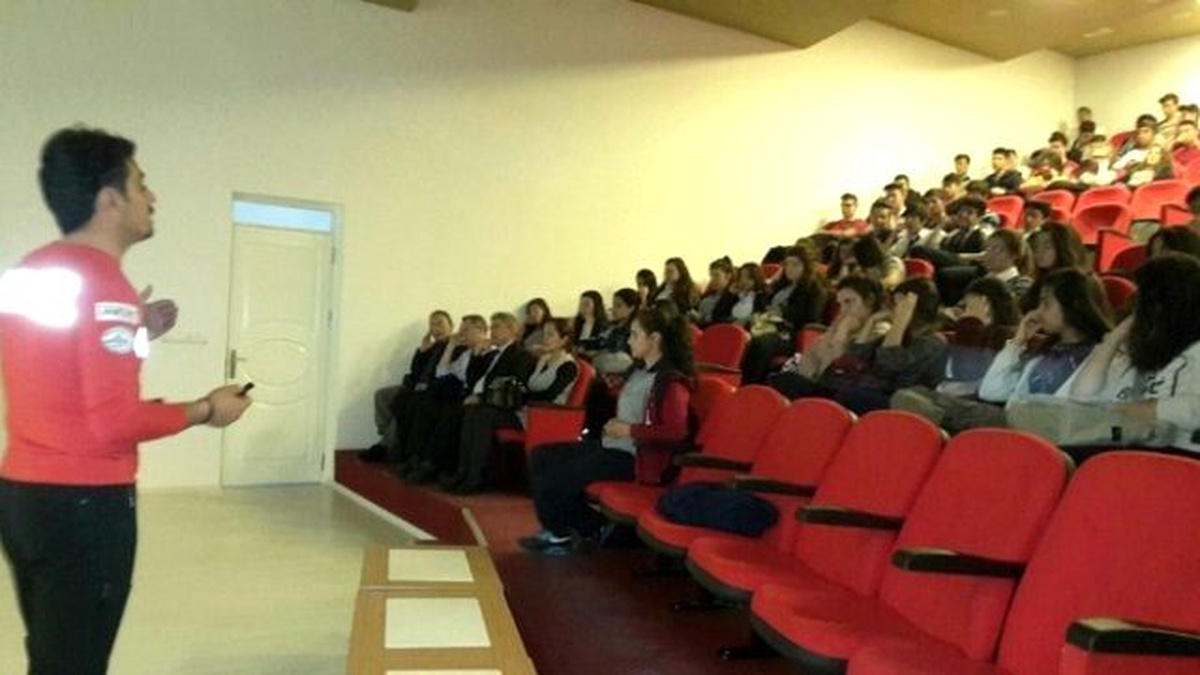 Sarıgöl Akut\'tan Öğrencilere Deprem Semineri