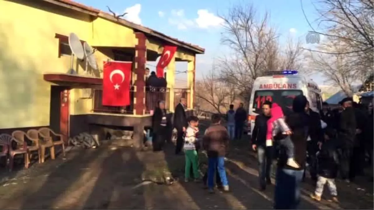 Şehit Uzman Çavuş Musa Yılmaz\'ın Baba Evinde Yas Var