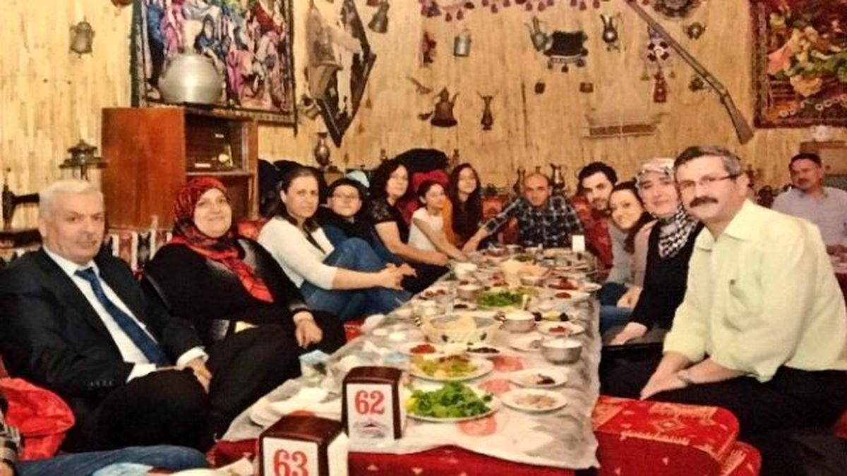 Tepebaşı Tapu Müdürlüğü Çalışanları Akşam Yemeğinde Buluştu