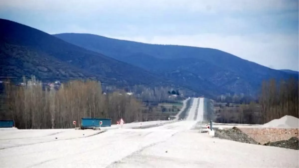 Tokat-niksar Karayolunda Duble Yol Çalışması