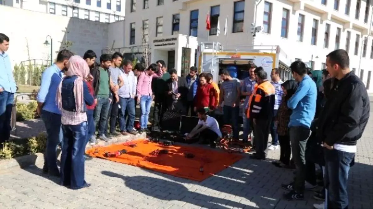 Üniversite Öğrencileri Afet Eğitimleriyle Bilinçleniyor