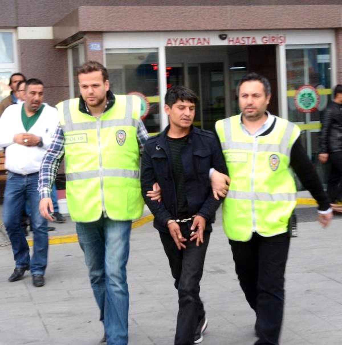 72 Yaşındaki Çilingir Telefonlu Dolandırıcıyı Yakalattı