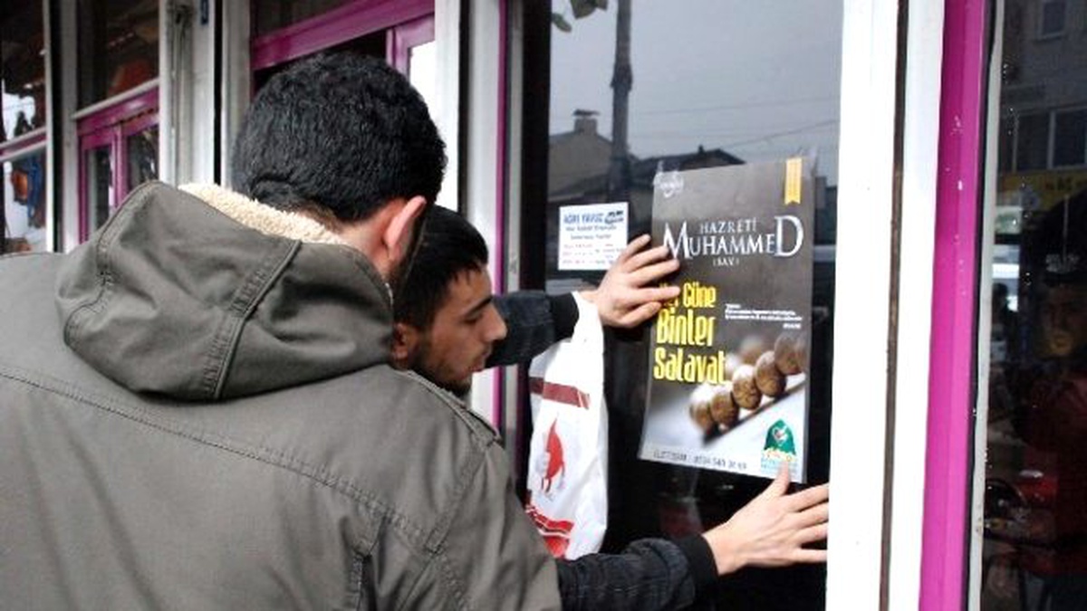 Ağrı\'da Peygamber Sevdalılarından Salavat Seferberliği