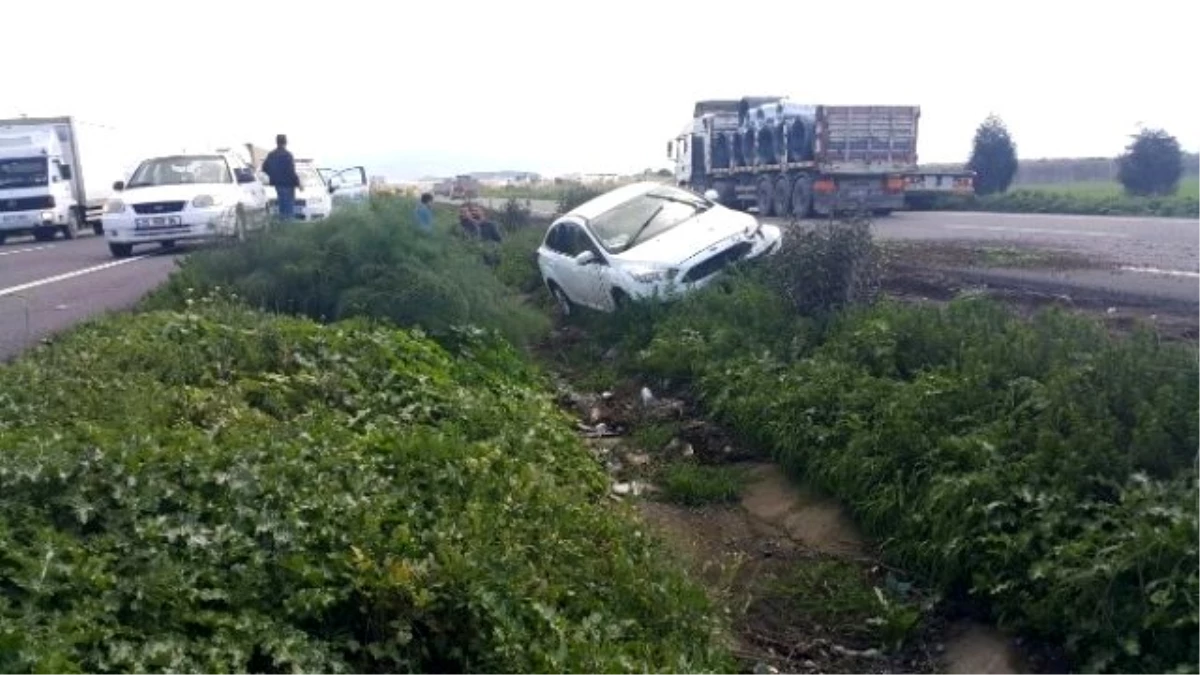 Aliağa\'da Trafik Kazası: 5 Yaralı
