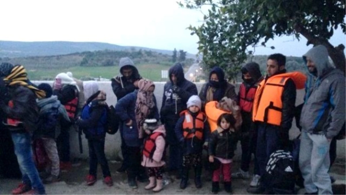 Botları Arızalanan Mültecileri Jandarma Kurtardı
