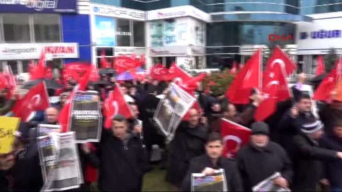 Bursa Zaman Gazetesi\'ne Kayyum Atanmasına Bursa\'da Protesto