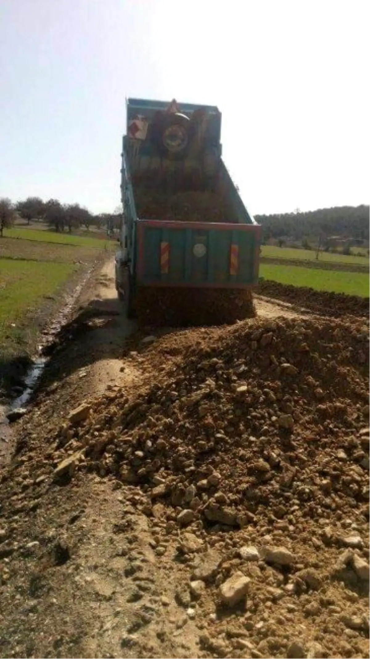 Demirci\'nin Yollarına Malzemeli Bakım