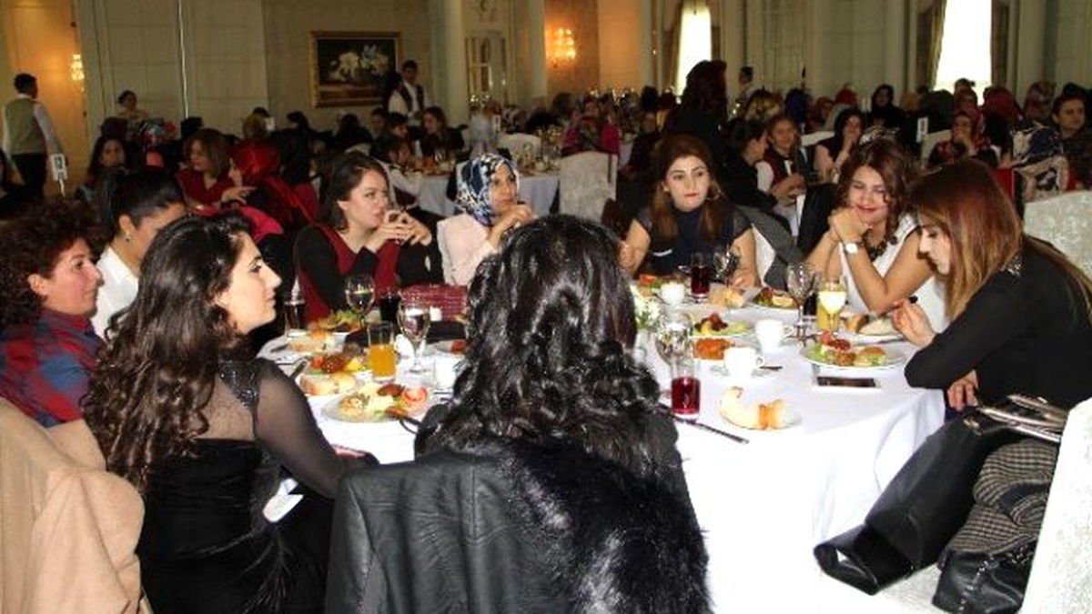 Elite World Van Hotel\'de Kadınlar Günü Etkinliği