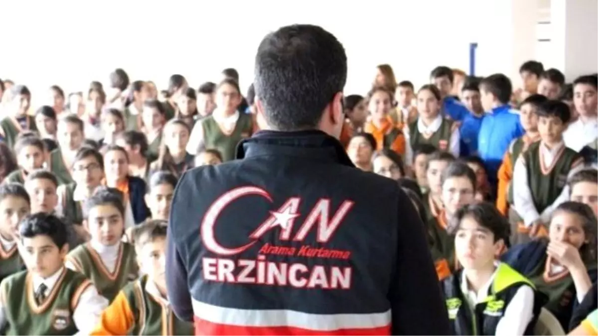 Erzincan\'da Gençlere Afet Seminerleri Veriliyor