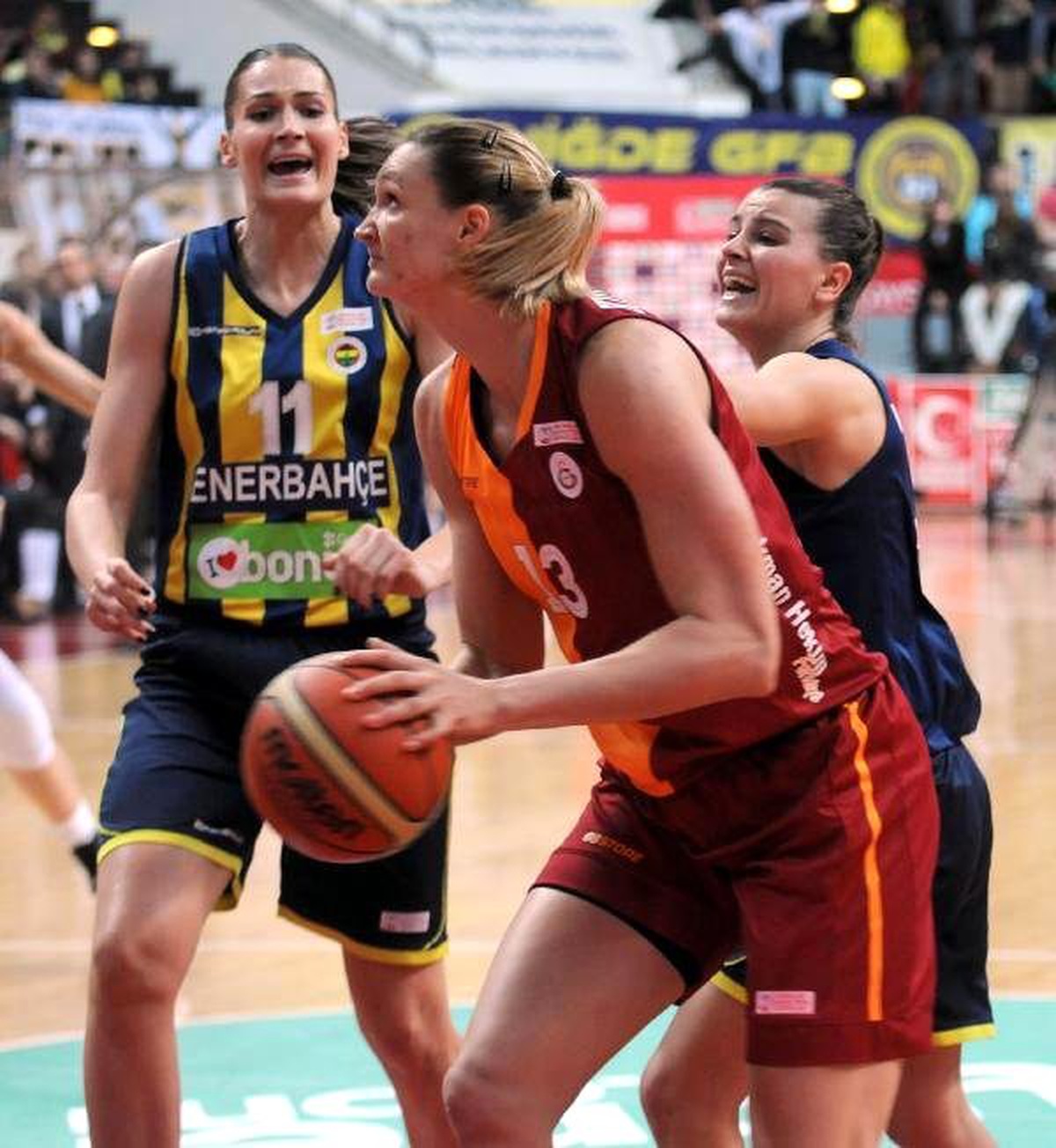 Fenerbahçe-Galatasaray: 69-61 (Şampiyon Fenerbahçe)