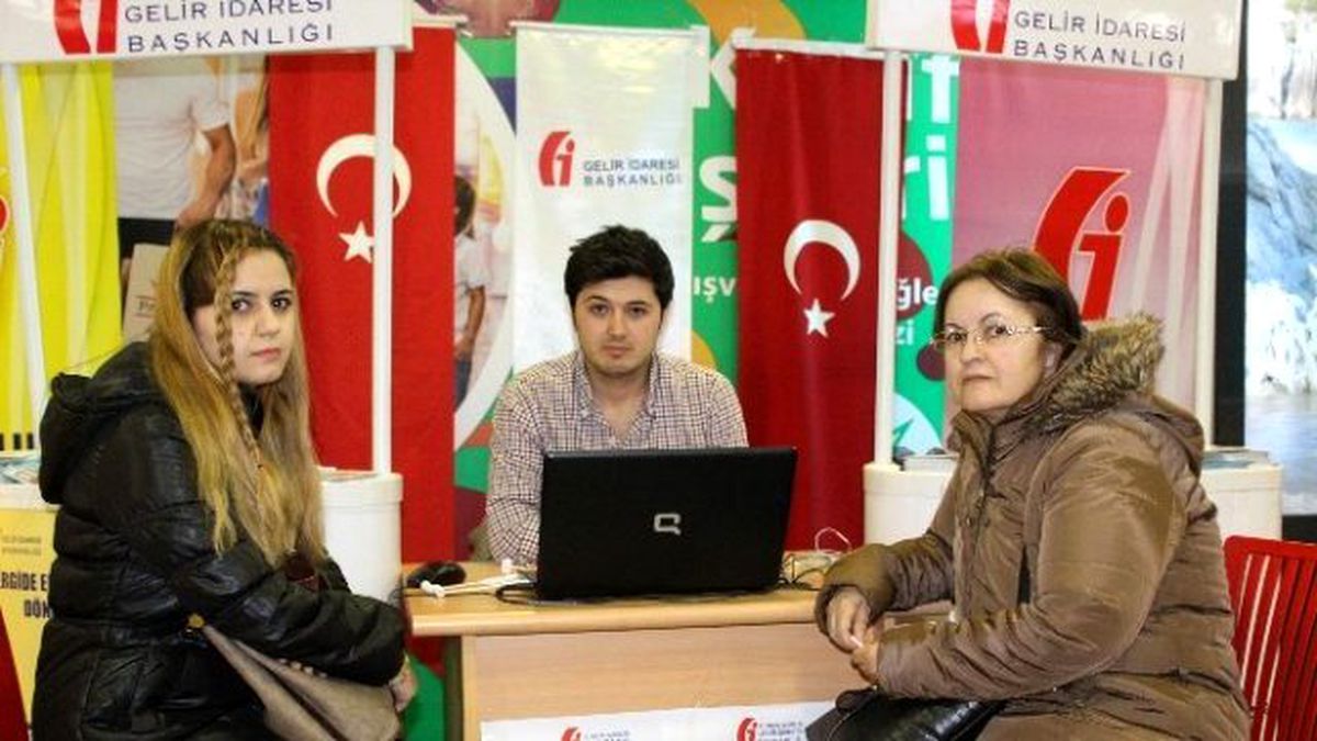 Palerium Avm\'de Resim Sergisi Açıldı
