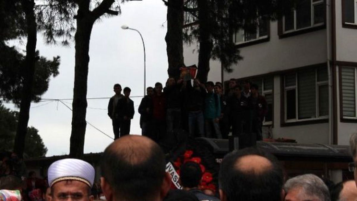 Ünyeli Gençlerden Terör Tepkisi