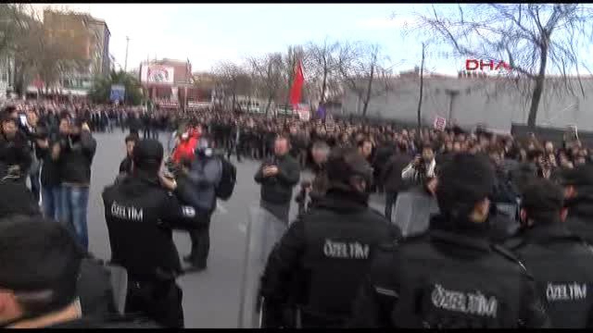 Zaman Gazetesi Önünde İkinci Polis Müdahalesi