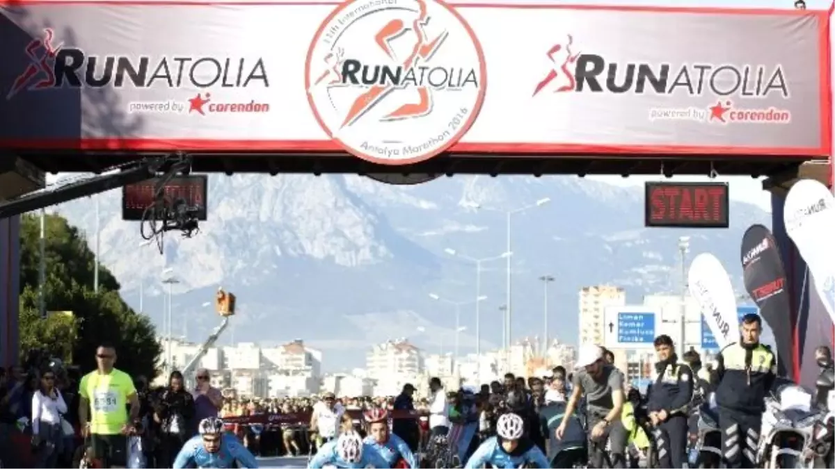 11. Uluslararası Runatolia Antalya Maratonu Start Aldı