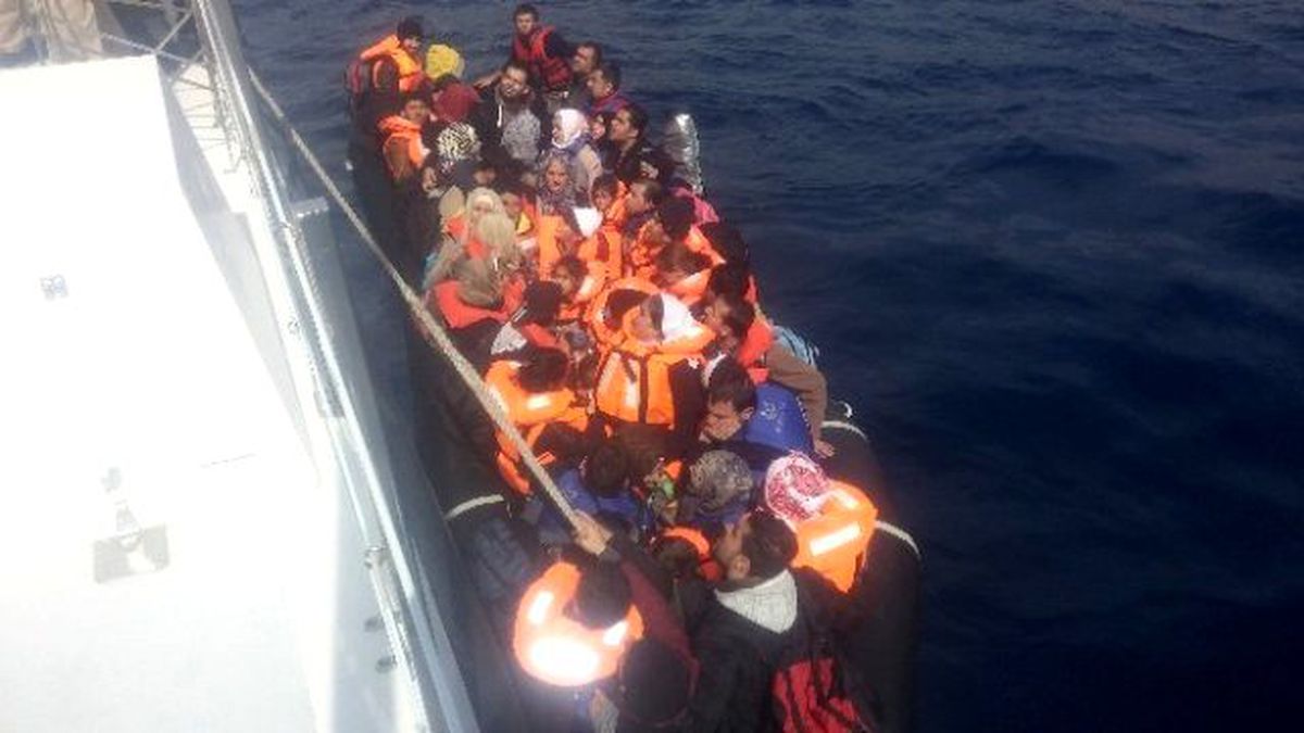 Antalya Sahil Güvenlik Ekipleri 120 Mülteciyi Kurtardı