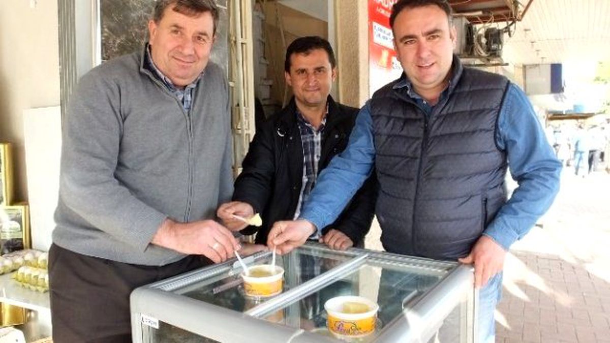 Develerin Galibiyetini Höşmerimle Kutladı