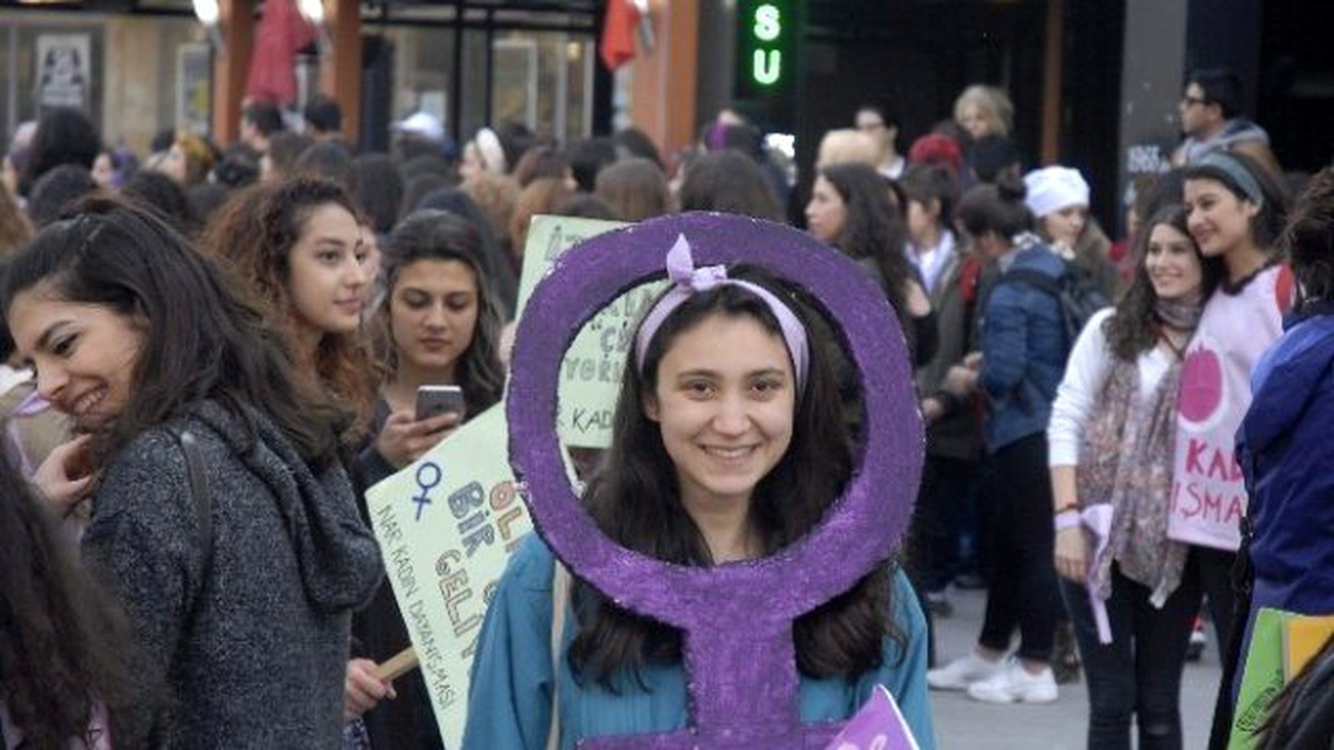 Eskişehir\'de 8 Mart Dünya Emekçi Kadınlar Günü Yürüyüşü