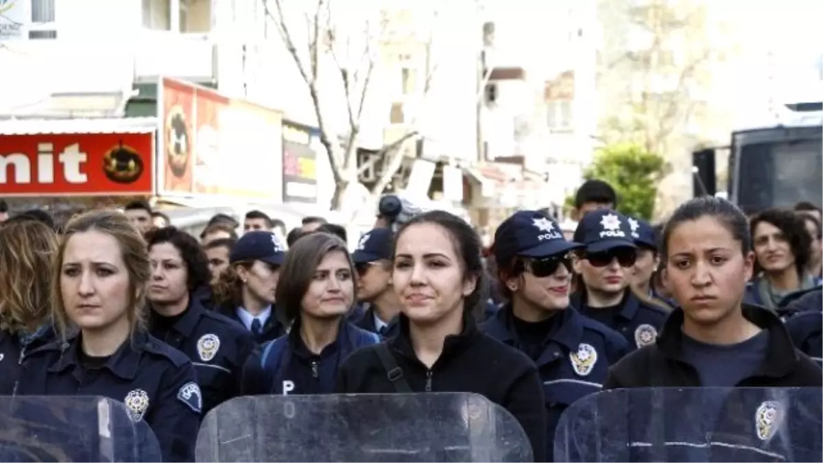 Feminist Eyleme, Kadın Çevik Önlemi