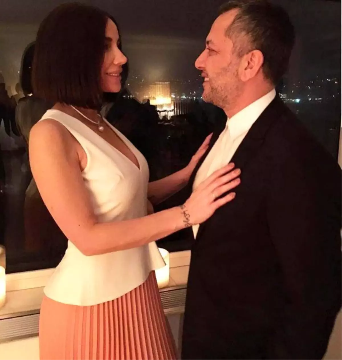 Gülşen ve Ozan Çolakoğlu Nişanlandı