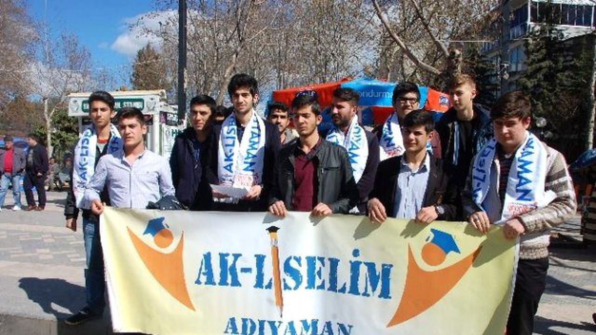 Liseli Gençler, Yasin Börü ve Arkadaşlarını Andı
