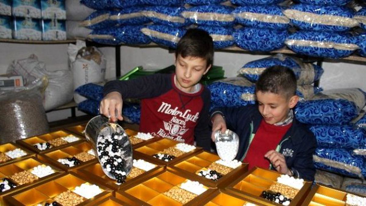 Polis ve Askere Leblebili Moral Desteği