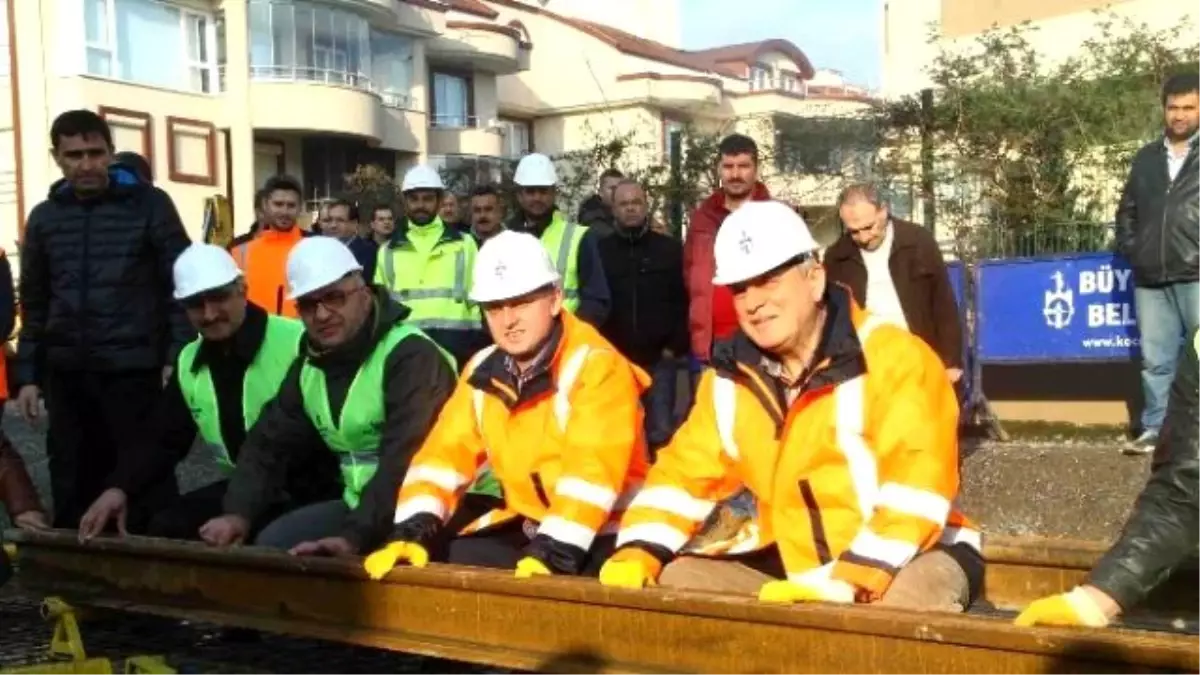 Tramvay Hattının İlk Rayları Monte Edildi