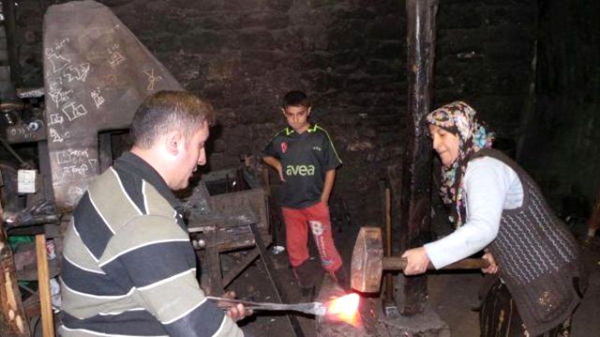 10 Yıldır Demir Dövüyor