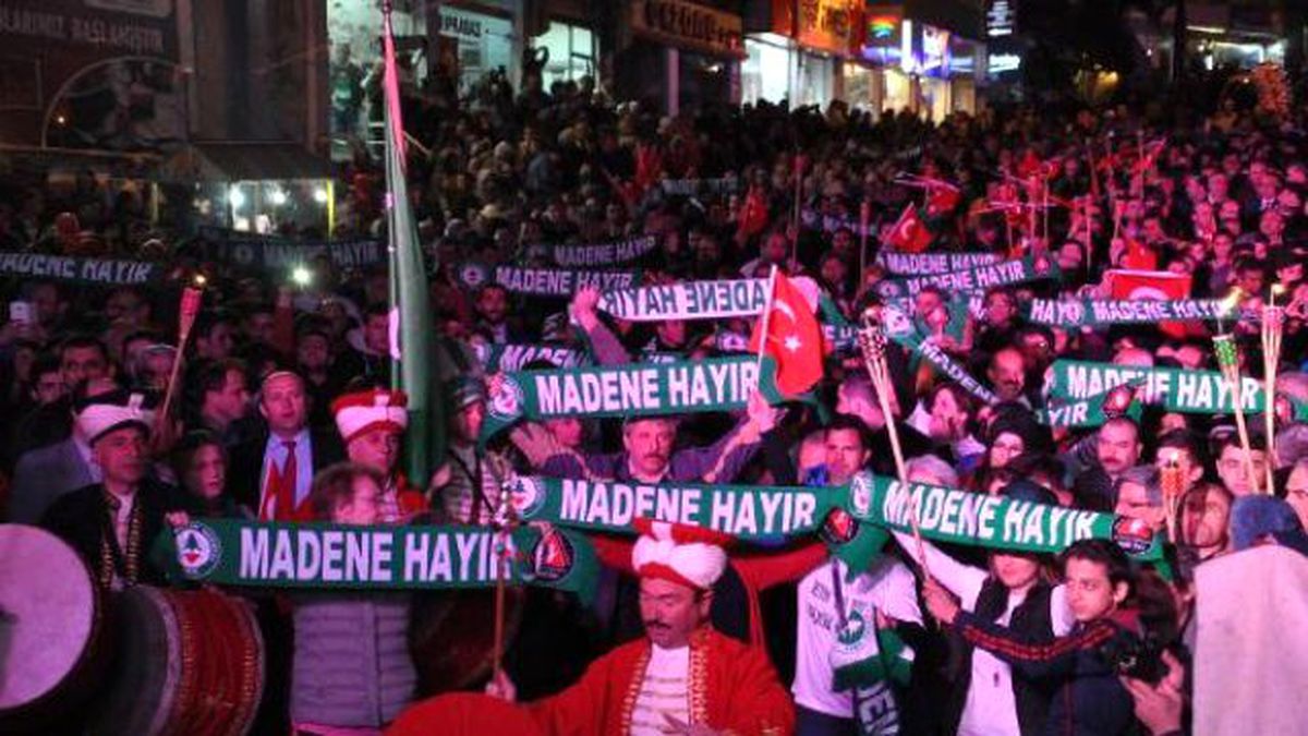 Artvin\'in Kurtuluş Günü Etkinliğinde Maden Protestosu