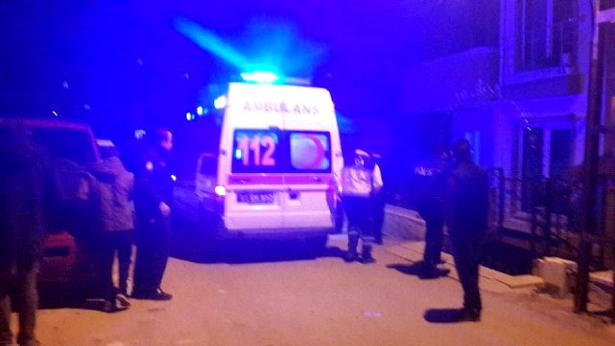 Babasının Beylik Tabancı ile Kendini Vurdu
