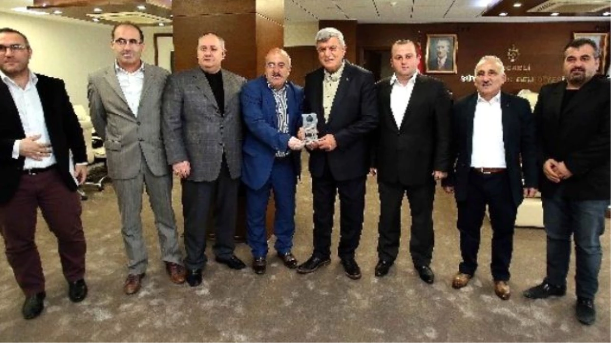 Başkan Karaosmanoğlu, "Makamların Gerçek Sahibi Millettir"