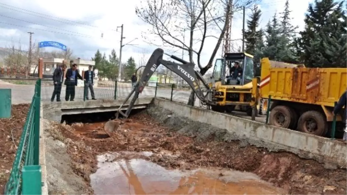 Çamurlu Dereler Temizleniyor