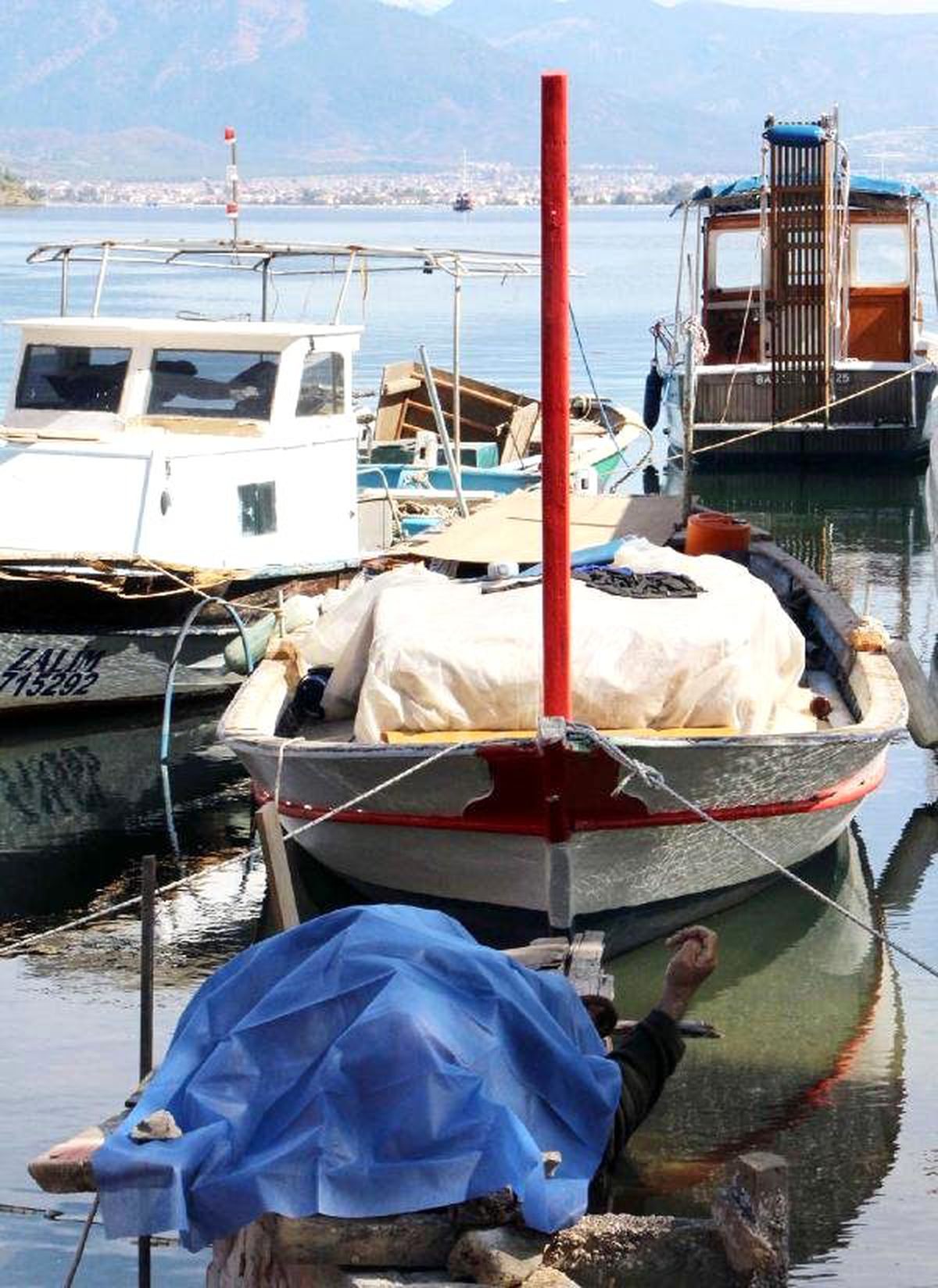 Fethiye\'de Teknede Yaşayan Adam Denizde Ölü Bulundu