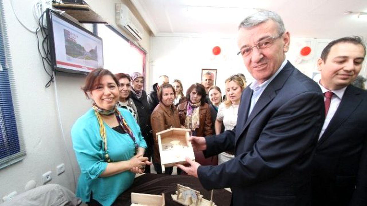 Gaziemir\'de Kadın Dostu Başkan ile Güçlü Kadınlar