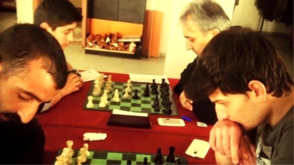 Hınıs\'ta Satranç Turnuvası Heyecanı