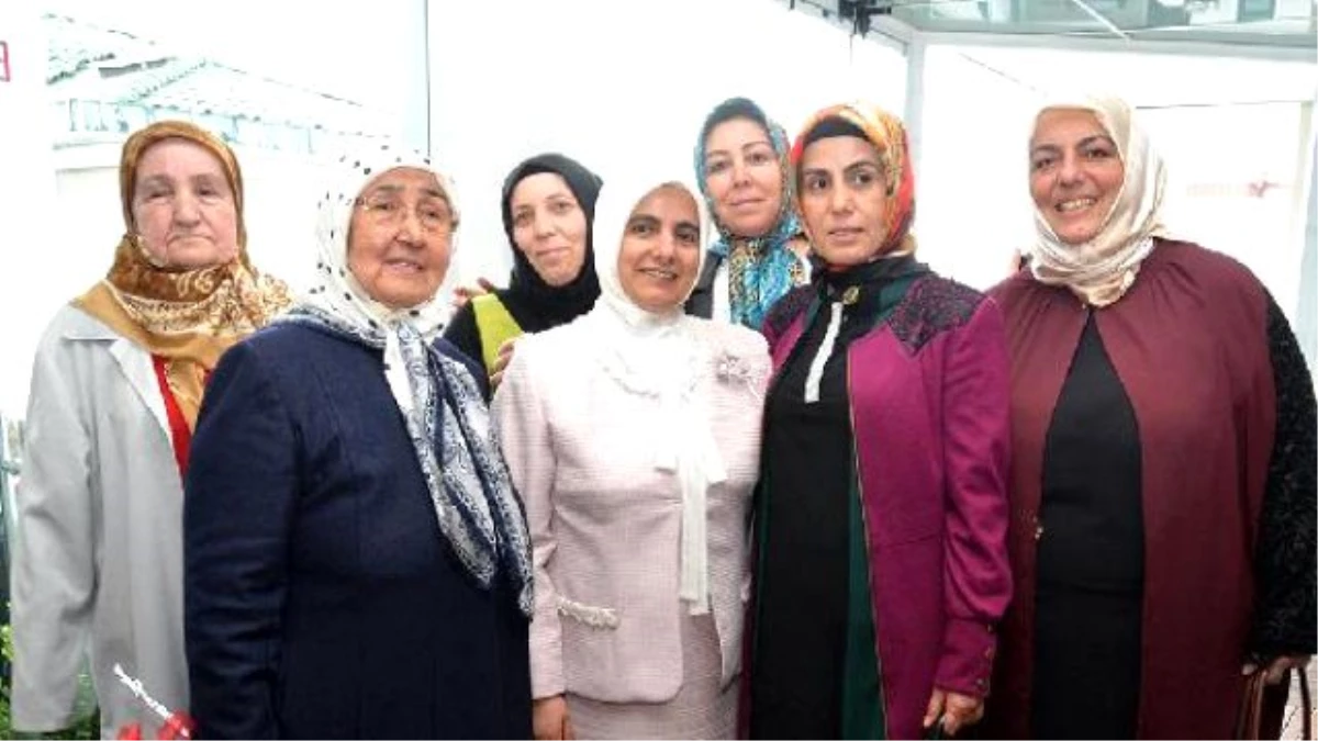 İstanbul Valisi Şahin\'in Eşi Şeyma Şahin\'in Ev Sahipliğinde Dünya Kadınlar Günü Kutlaması...