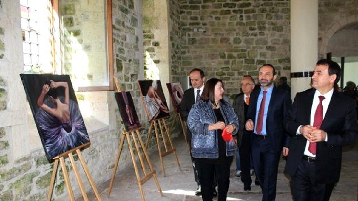 Kadınlar Günü İçin Sergi Açtı