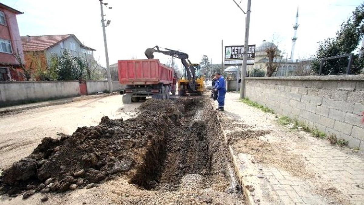 Karaçalılık Mahallesinde Alt Yapı Çalışmaları Devam Ediyor