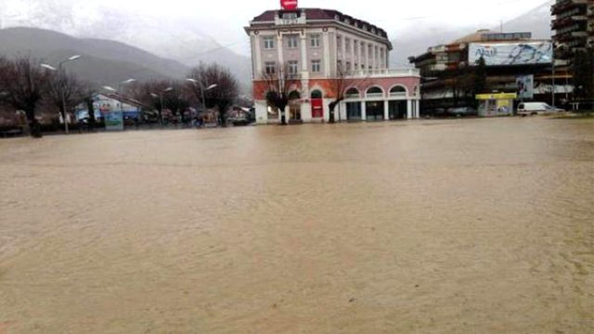 Kosova\'nın İpek Kenti Sele Teslim Oldu