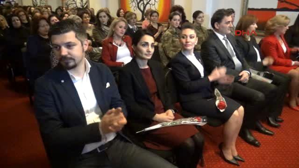 Kosovalı Türk Kadınlar \'Toplumda Kadın\'ı Tartıştı