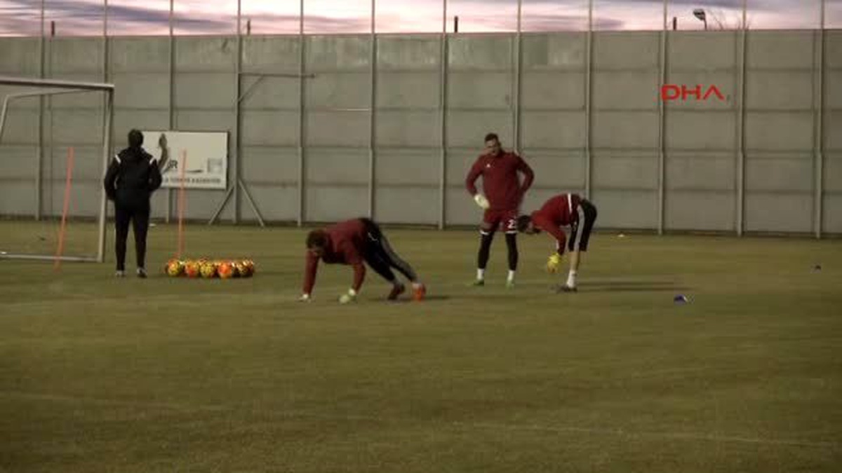 Medicana Sivasspor\'da Halaylı Antrenman