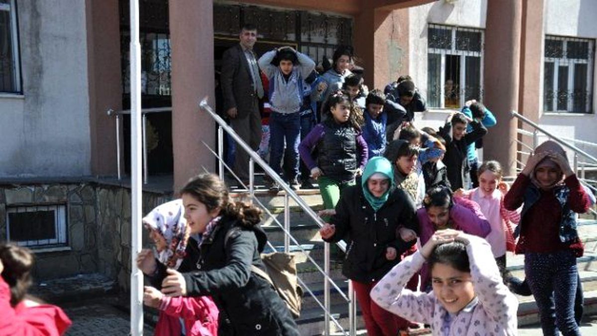 Muş\'ta Gerçeği Aratmayan Deprem Tatbikatı