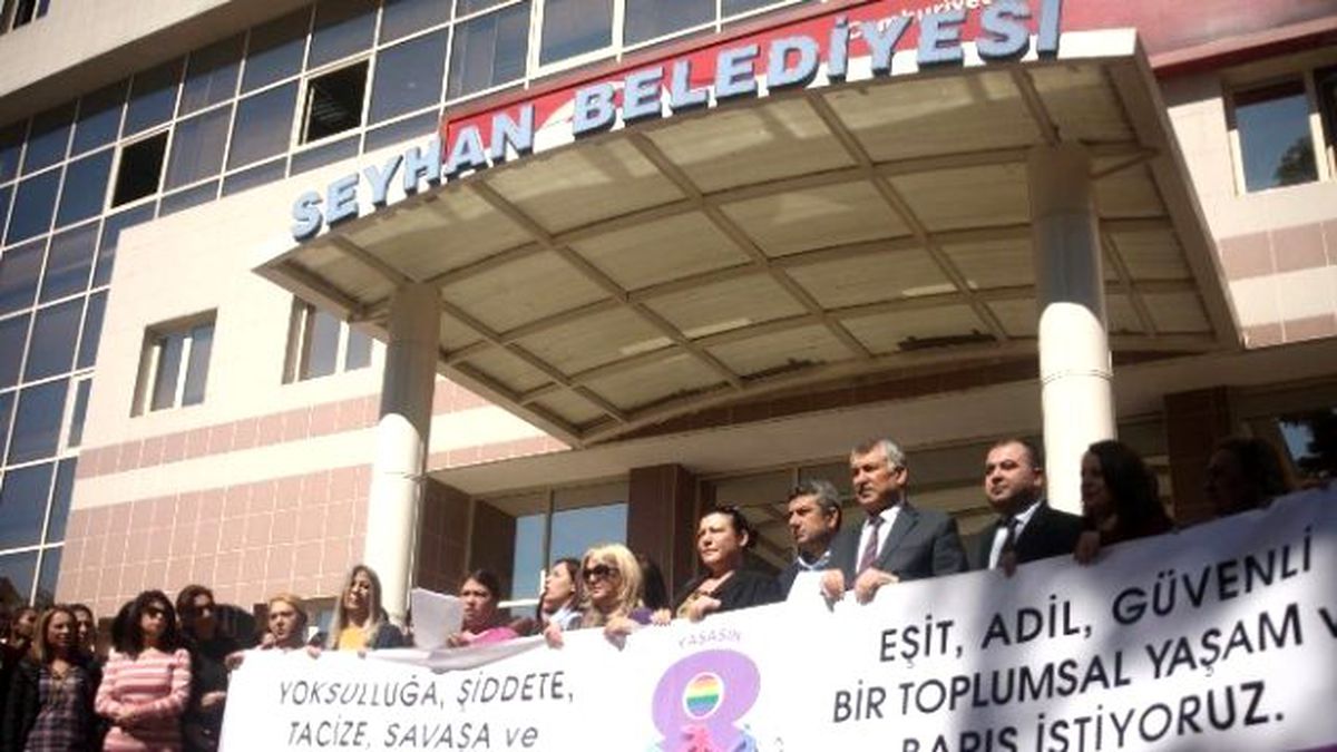Seyhan Belediyesi\'nin Kadın Çalışanları Eylemde