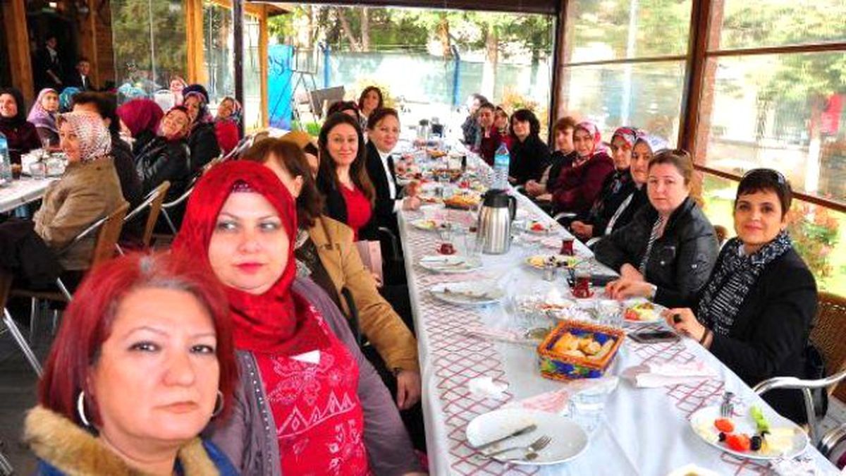 Ak Partili Özdağ: Kadınlara Verdiğimiz Değerle Örnek Olacağız