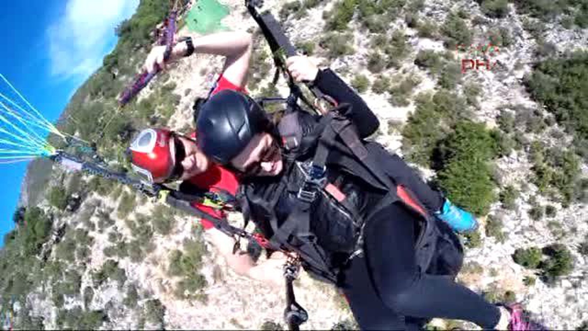 Alanya Kadınlar Günü\'nü Havada Kutladılar