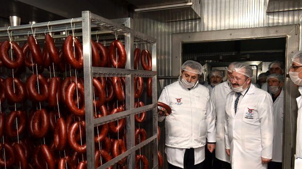 Bakan Çelik, ESK Sincan Kombina Müdürlüğü\'nü ziyaret etti